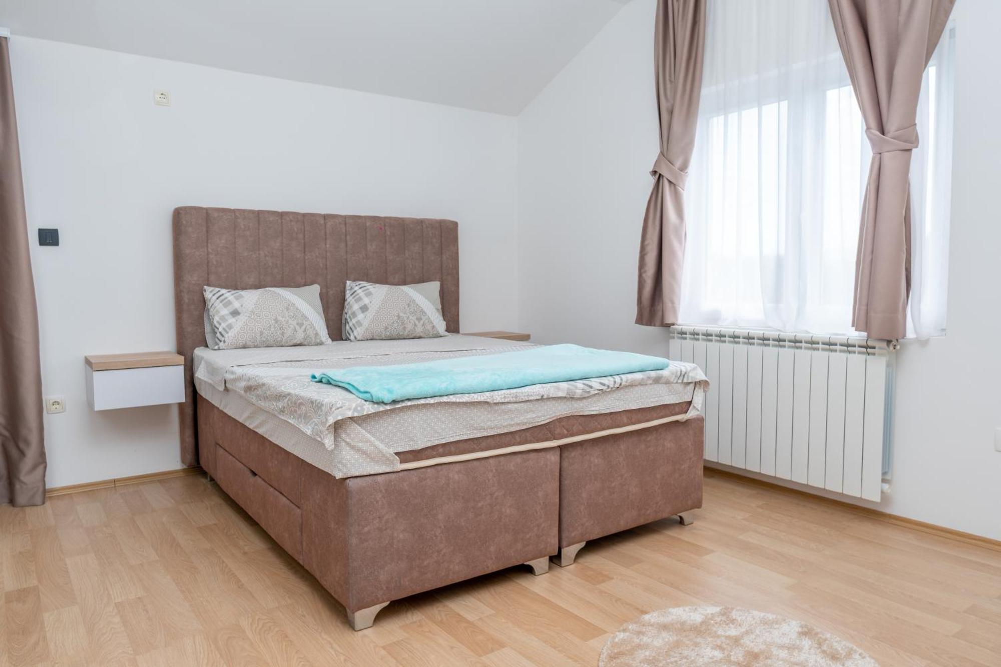 Hotel Royal Garden Niksic Phòng bức ảnh