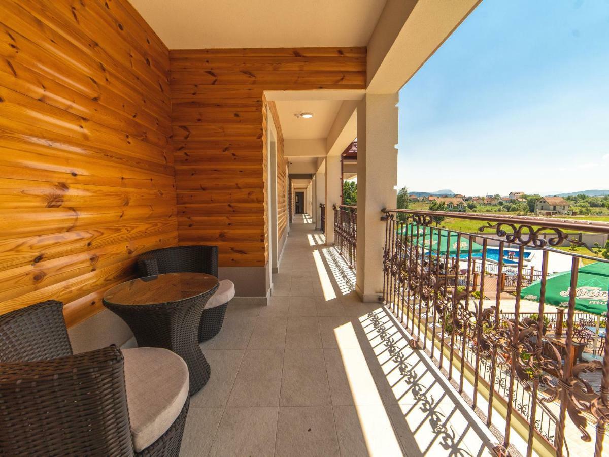 Hotel Royal Garden Niksic Ngoại thất bức ảnh