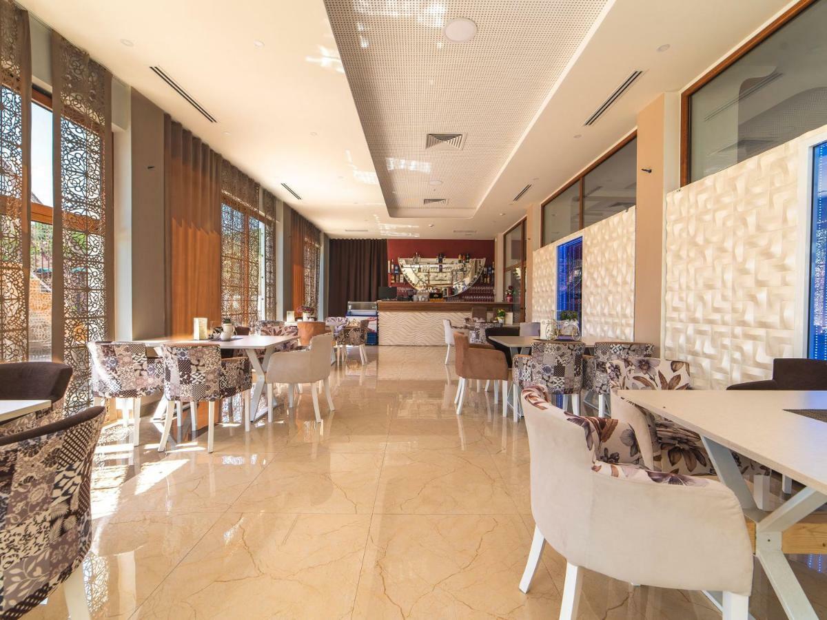 Hotel Royal Garden Niksic Ngoại thất bức ảnh