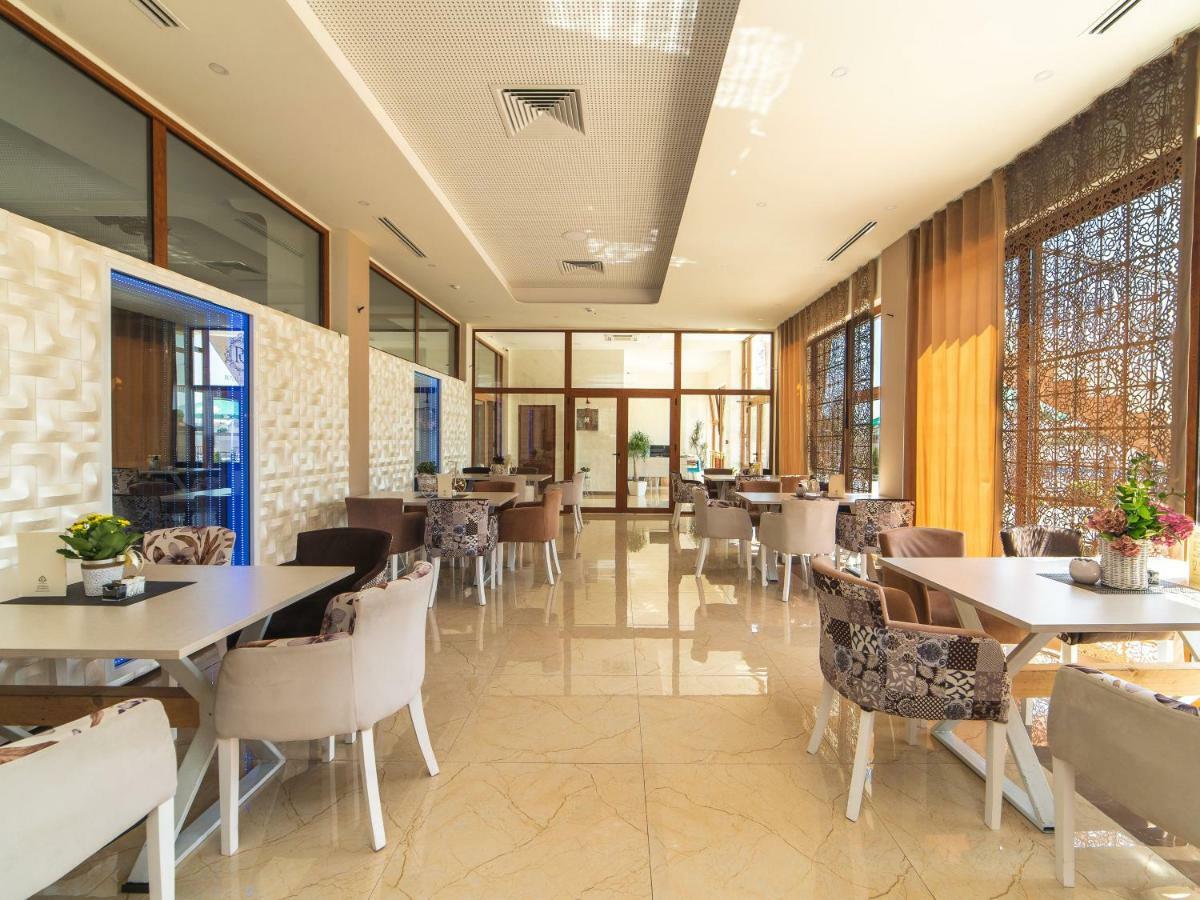 Hotel Royal Garden Niksic Ngoại thất bức ảnh